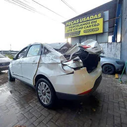 SUCATA Fiat Grand Siena 2016 1.6 16v Essence Flex 4p PARA RETIRADA DE PEÇAS
